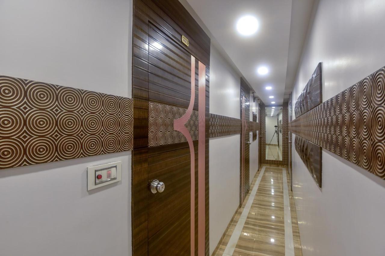 Oyo 28893 Hotel Gulf Mumbai Luaran gambar