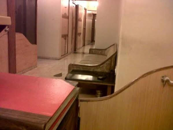 Oyo 28893 Hotel Gulf Mumbai Luaran gambar