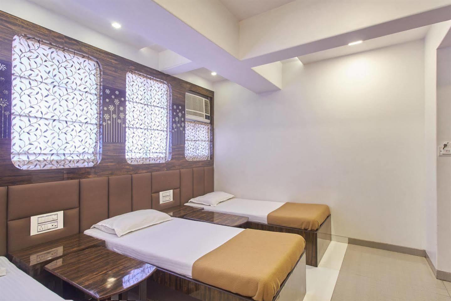 Oyo 28893 Hotel Gulf Mumbai Luaran gambar